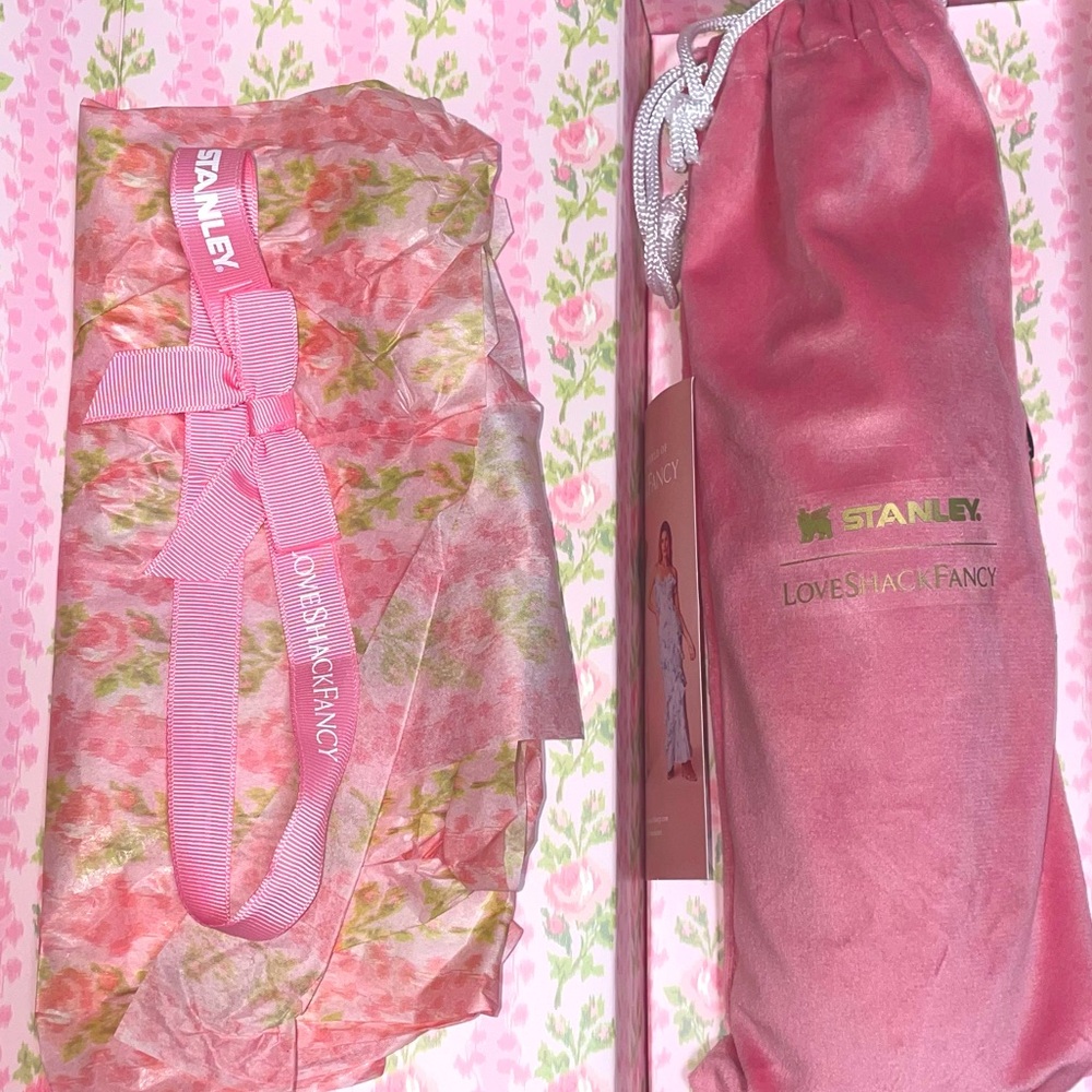 Stanley x LoveShackFancy 20oz All Day Slim Bottle NWT Pink Blooming Heirloom - Picture 5 of 5